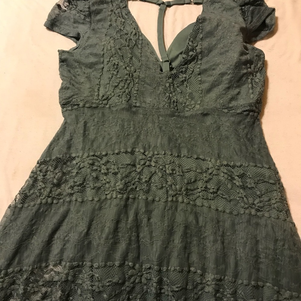 Spring dress - Picture 2 of 2
